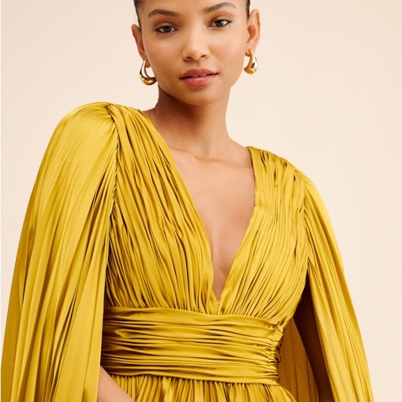 MAC DUGGAL Pleated Charmeuse V Neck Gown With Cape In Chartreuse NWT $598 SZ 8 - Picture 5 of 16